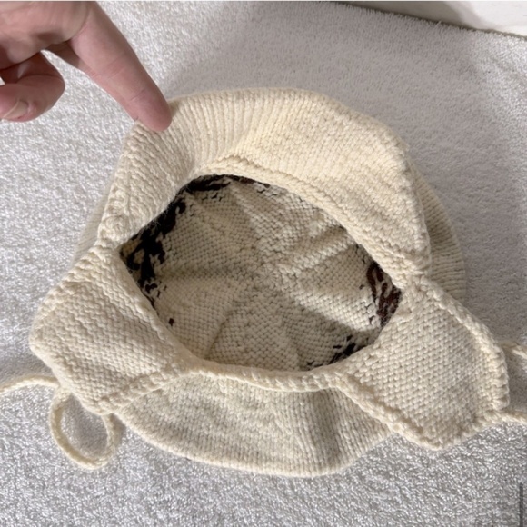 Vintage Hand Knit Cream Brown Hat With Ear Flaps - Picture 7 of 8